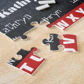 Kind lernen, den Zaubernamen zu schreiben Puzzle (Seite)