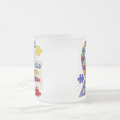 Kind mit Autismus-Bewusstseins-Band Mattglastasse (Mittel)