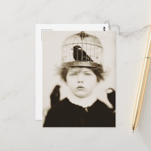 Kind mit Vogelkäfighut Vintage-Fotografie Postkarte