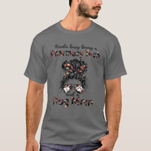 Kinda beschäftigt sich als Pharma-Tech und Hundeha T-Shirt