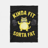 Kinda Fit Sorta Fat - Funny Gym Cat Weightlifting Fleecedecke (Vorderseite)