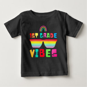 Kinder 1. Klasse Vibes-First Klasse zurück zur Sch Baby T-shirt