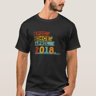 Kinder 4 Geburtstag für 4 Jahre alt Epic seit Apri T-Shirt