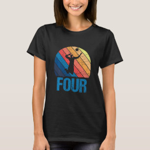 Kinder 4. Geburtstag Retro Volleyball 4 Jahre Jung T-Shirt