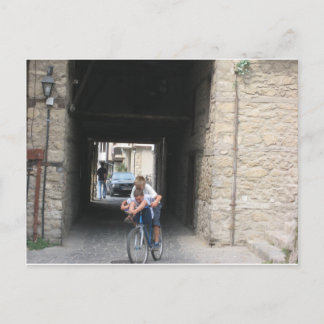 Kinder auf dem Fahrrad Postkarte