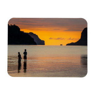 Kinder beim Fischen bei Sonnenuntergang Magnet