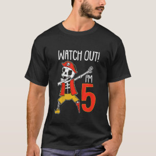 Kinder beobachten im 5. Party des Piraten 5. Gebur T-Shirt