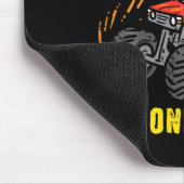 Kinder bereit, den Monster-Lkw der zweiten Klasse  Mousepad (Ecke)
