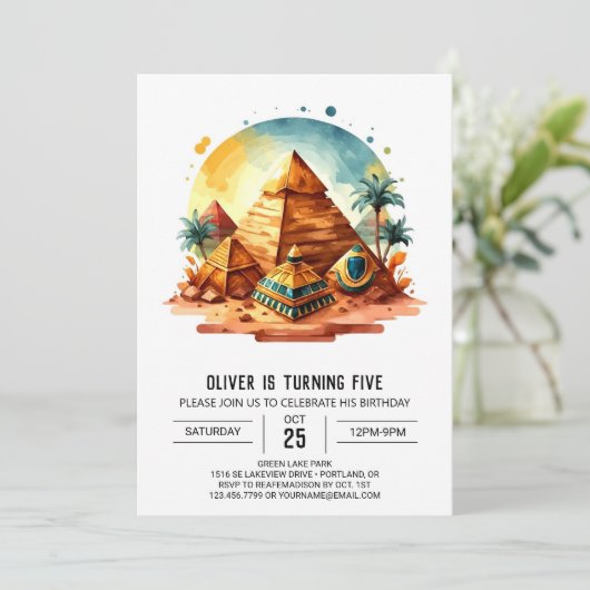 Kinder Chic Custom Pyramids Geburtstag Einladung (Stehend Vorderseite)