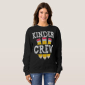 Kinder Crew Fun Kindergarten Squad Teacher 1st Day Sweatshirt (Vorne ganz)