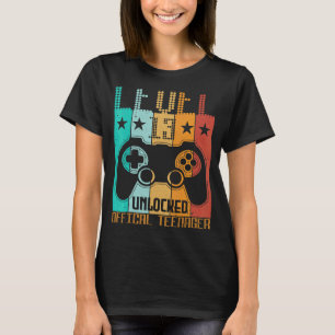 Kinder, die 13 Jahre alt sind, spielen Vintag T-Shirt