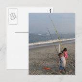Kinder, die am Strand fischen Postkarte (Vorne/Hinten)