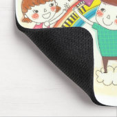 Kinder, die auf Regenbogen spielen Mousepad (Ecke)