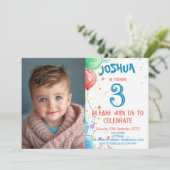 Kinder, die Balloons und Rainbow Birthday Party Ge Einladung (Stehend Vorderseite)