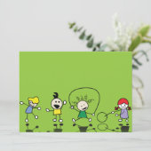 Kinder, die Einladungen abgeben (Stehend Vorderseite)