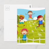 Kinder, die Hopscotch im Park spielen Postkarte (Vorne/Hinten)