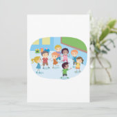 Kinder, die im Klassenzimmer spielen Einladung (Stehend Vorderseite)