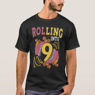 Kinder, die in 9 Roller Skate laufen, 9 Jahre alt T-Shirt