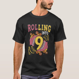 Kinder, die in 9 Roller Skate laufen, 9 Jahre alt T-Shirt