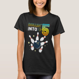 Kinder, die in den 5 Jahre alten Bowling B T-Shirt