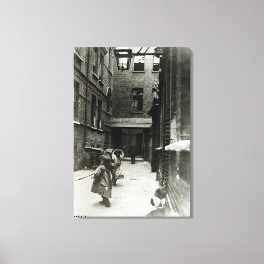 Kinder, die in einem Slum spielen, 1899 Leinwanddruck (Vorderseite)