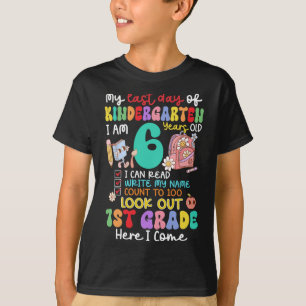 Kinder, die meinen letzten Kindergartentag im Alte T-Shirt