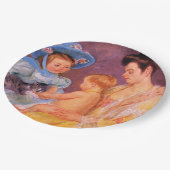 Kinder, die mit einer Katze spielen (von Mary Cass Pappteller (Schrägansicht)