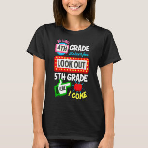 Kinder, die so lange 4. Klasse haben Spaß, schauen T-Shirt