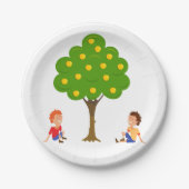 Kinder, die unter einem Apfelbaum sitzen Pappteller (Vorderseite)