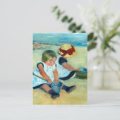Kinder, die von Mary Cassatt am Strand spielen Postkarte (Stehend Vorderseite)