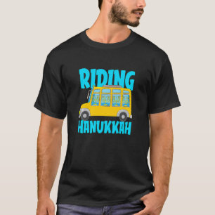 Kinder fahren auf dem Hanukkah-Schulbus Menorah Ch T-Shirt