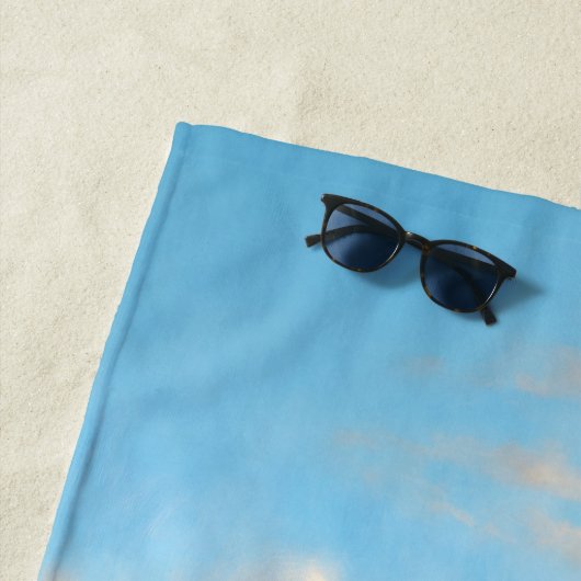 Kinder Gebäude einer Sandburg am Strand Strandtuch (Beispiel)