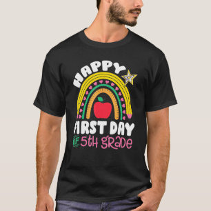 Kinder glücklich ersten Tag des Regenbogens 5. Kla T-Shirt