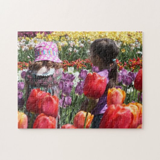 Kinder im farbenfrohen Tulip Garten Puzzle (Horizontal)