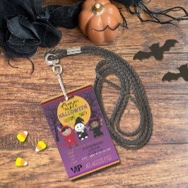 Kinder im Kostüm-Halloween-Party Einladung Abzeich Ausweis
