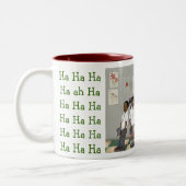 Kinder in der Linie Blick an dem Zweifarbige Tasse (Links)