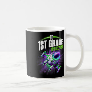 Kinder kehren zur Schule in die erste Klasse und d Kaffeetasse