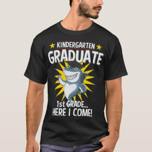 Kinder Kindergarten Abschluss 2019 Shark Grad Gif T-Shirt