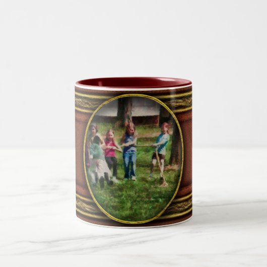 Kinder - Krieg Zweifarbige Tasse (Mittel)