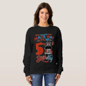 Kinder machen sich so, dass es mein fünfter Geburt Sweatshirt (Vorne ganz)