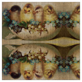 KINDER MIT BLUME IM OSTEREI STOFF (Nahaufnahme)