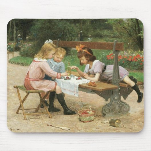 Kinder mit Nachmittagstee im Park Mousepad (Vorne)