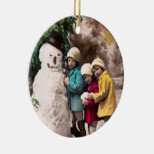 KINDER MIT SCHNEE KERAMIK ORNAMENT (Rechts)