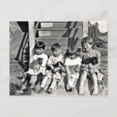 Kinder mit Welpen Postkarte (Vorderseite)