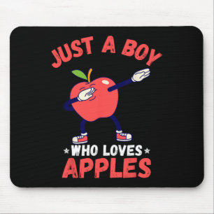 Kinder nur ein Junge, der Lieben Äpfel gibt lustig Mousepad