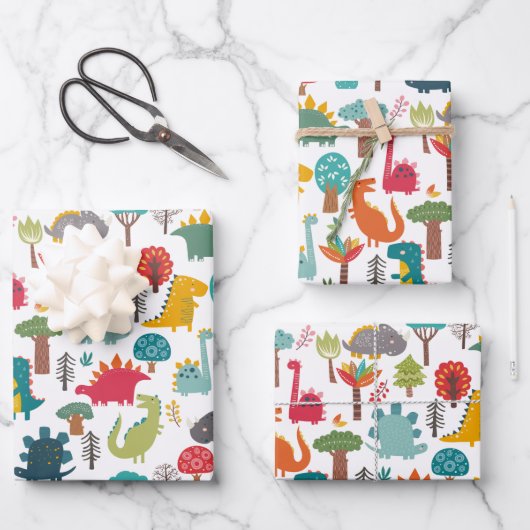 Kinder Personalisierter Dinosaurier-Wald farbenfro Geschenkpapier Set (Vorderseite)