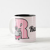 Kinder Pink Raccoon Monogramm Buchstaben R mit Nam Zweifarbige Tasse (Vorderseite Links)