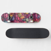 Kinder Rainbow Skulls Skateboard von Claire Firley (Horizontal)