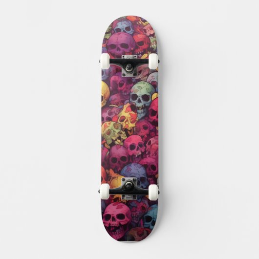 Kinder Rainbow Skulls Skateboard von Claire Firley (Vorderseite)