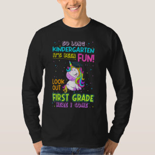 Kinder schauen 1. Klasse hier komme ich Einhorn T-Shirt